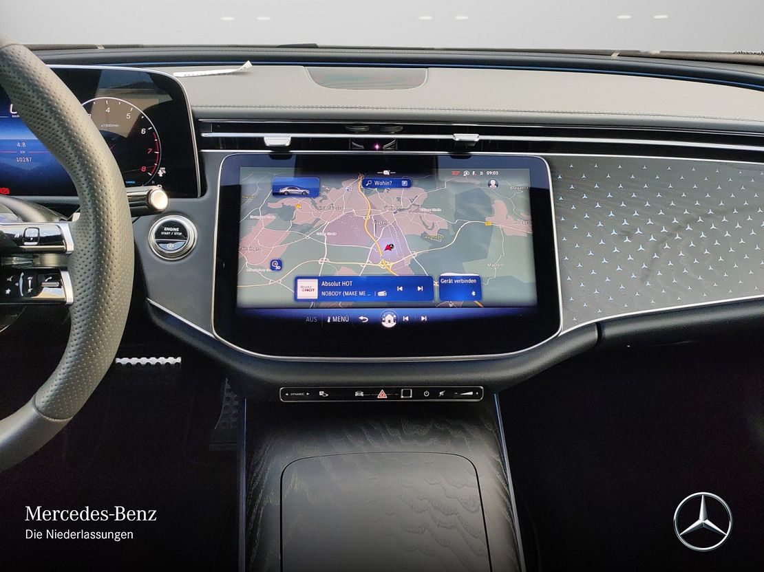 Mercedes-Benz E 200 AMG Line Sedan