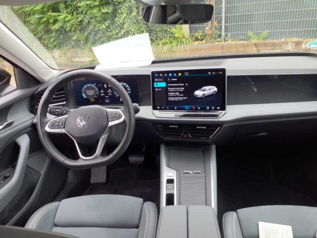 Volkswagen Passat 1.5 eTSI Business DSG Variant