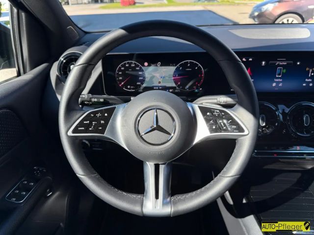 Mercedes-Benz B 180 B 180 d