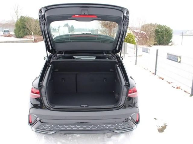 Audi A3 35 TFSI S-Line Sedan Sportback