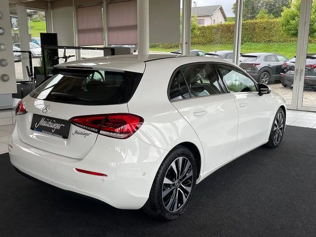 Mercedes-Benz A 180 A 180 d