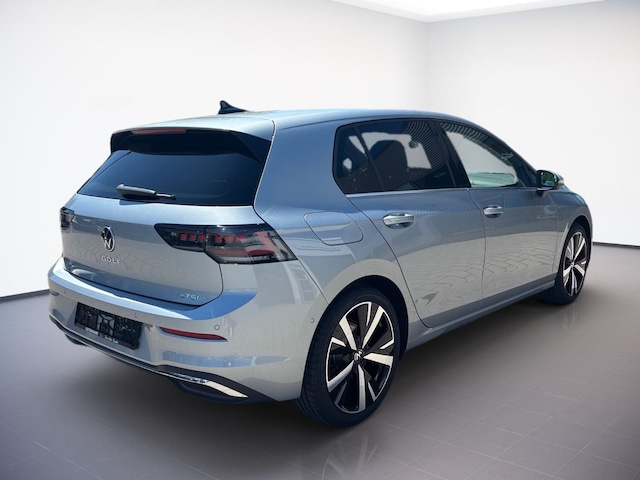 Volkswagen Golf 1.5 eTSI DSG Golf VIII IQ.Drive