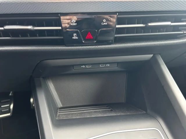 Volkswagen Golf 1.5 eTSI DSG Golf VIII