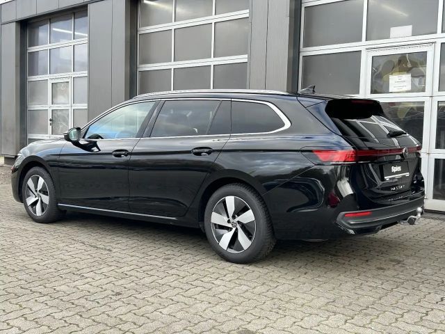 Volkswagen Passat 1.5 eTSI Business Variant