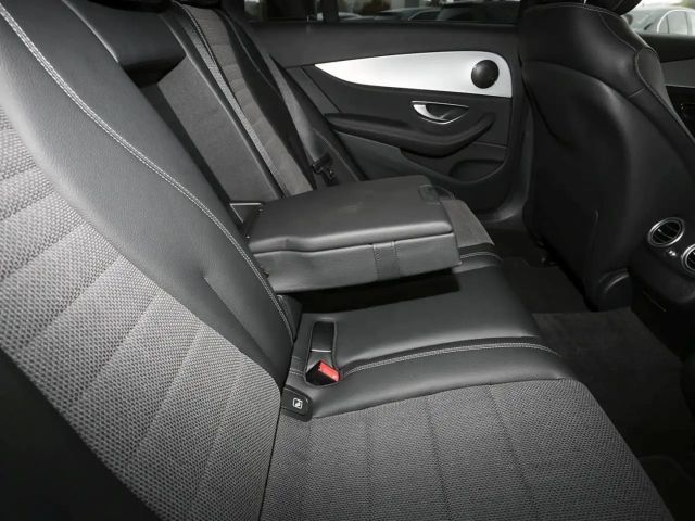 Mercedes-Benz E 200 AVANTGARDE E 200 d Estate