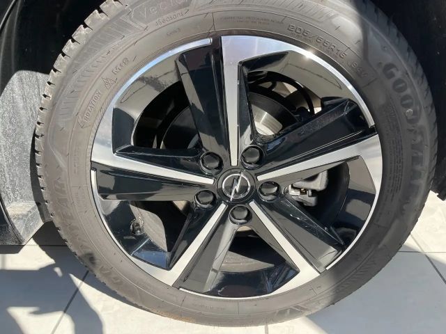 Opel Astra 1.2 Turbo Edition Turbo