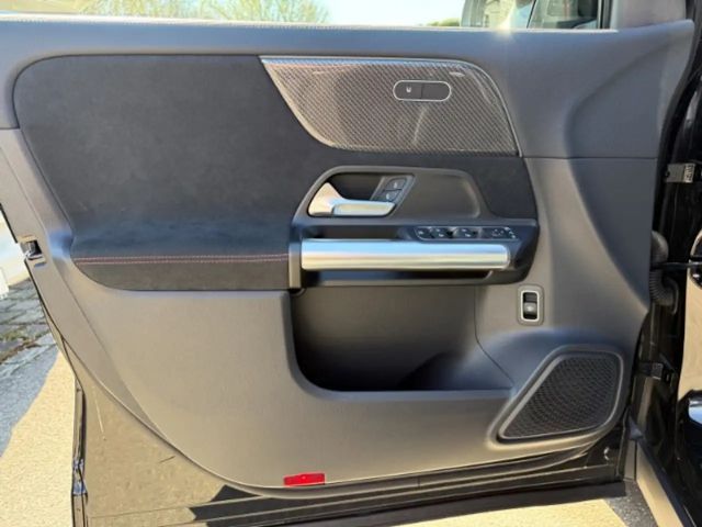 Mercedes-Benz GLA 180 AMG Line