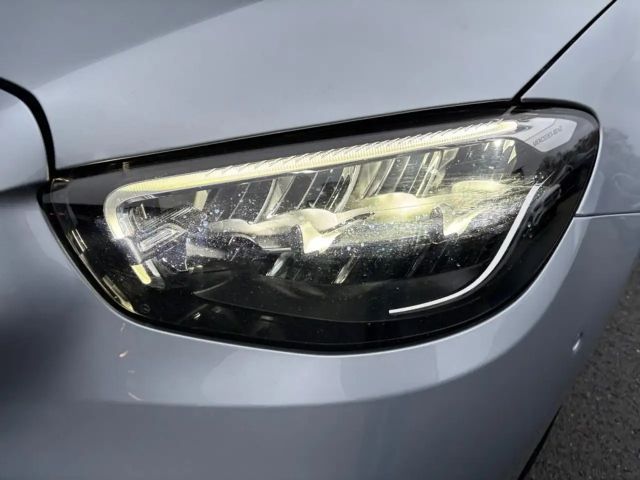 Mercedes-Benz E 300 AVANTGARDE Sedan