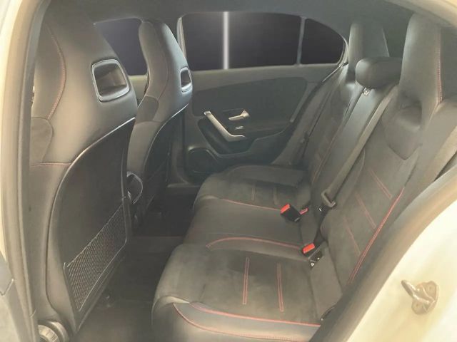 Mercedes-Benz A 250 A 250 e AMG Line