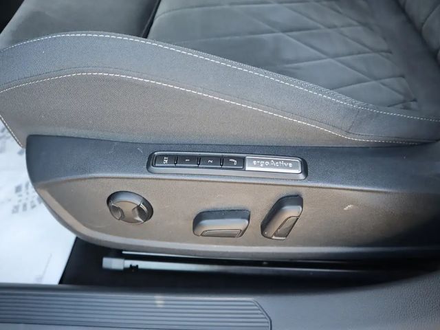 Volkswagen Golf DSG Life Variant