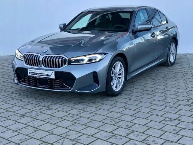 BMW 320 320i M-Sport Sedan