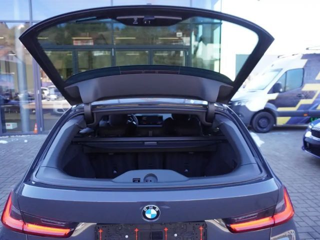 BMW 320 320d M-Sport Touring xDrive