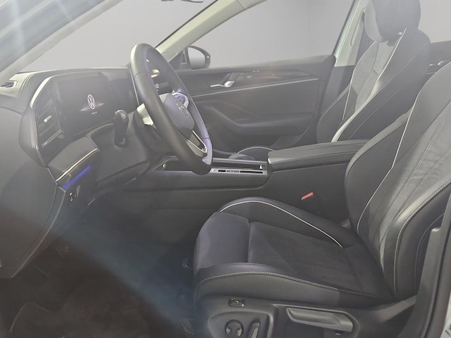 Volkswagen Passat 1.5 eTSI Business Variant