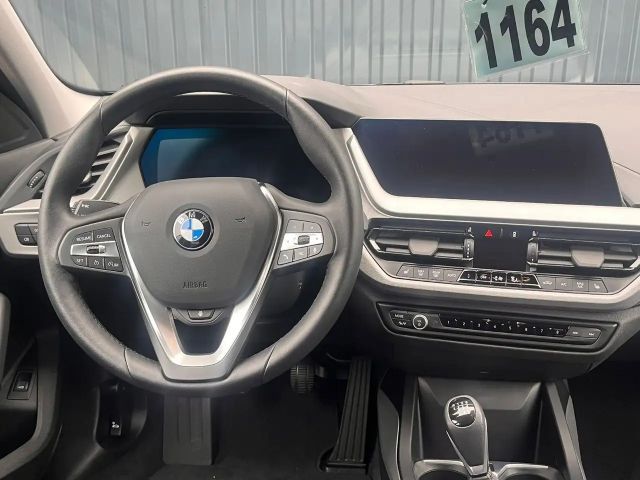 BMW 118 118i 5-deurs Sedan