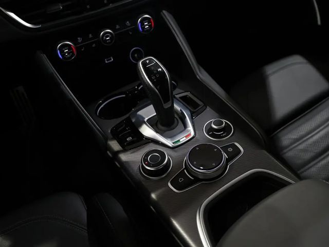 Alfa Romeo Giulia AT8 AWD Q4