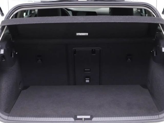 Volkswagen Golf 1.5 eTSI DSG Golf VIII