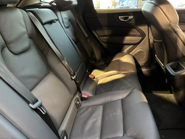 Volvo XC60 Dark Plus