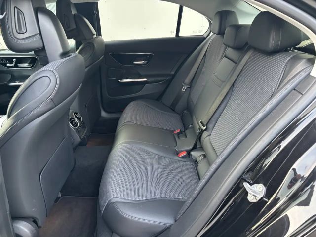 Mercedes-Benz C 220 4MATIC C 220 d Sedan