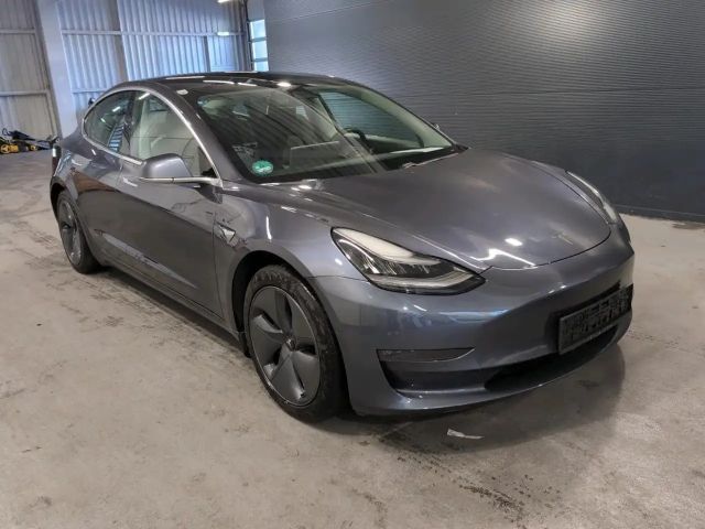 Tesla Model 3 AWD Long Range