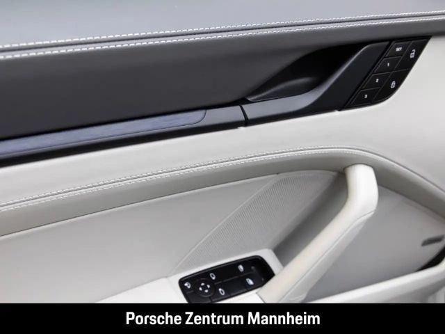 Porsche 992 Carrera Coupé GTS