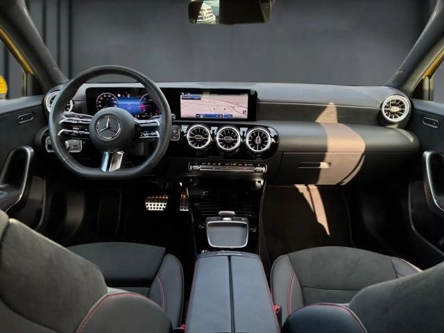 Mercedes-Benz A 200 A 200 d AMG Line