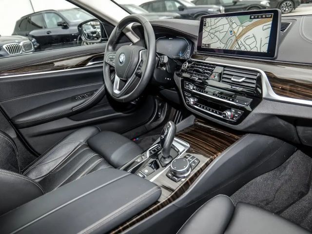BMW 530 530e Luxury Line