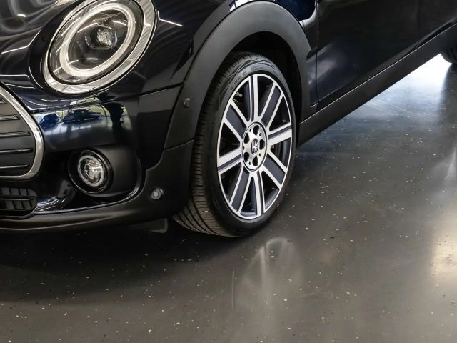MINI Cooper Clubman Cooper Younique Trim Aut Nav LED RFK+PDC Komfzg