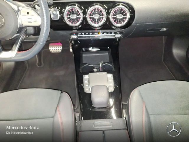 Mercedes-Benz A 250 A 250 e AMG Line