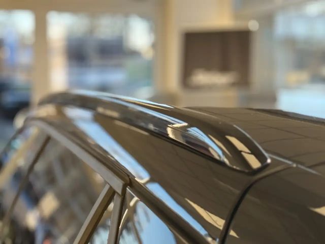 Peugeot E-2008 Allure Pack