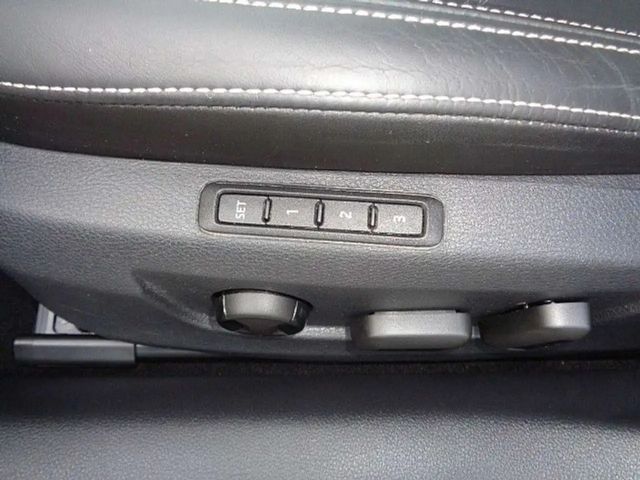 Skoda Superb Kombi 2,0 TDI DSG *LED *Navi *Leder *Top