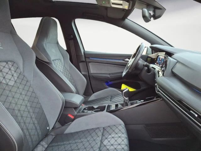 Volkswagen Golf 1.5 TSI R-Line