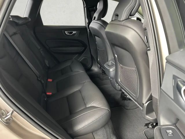 Volvo XC60 AWD Dark Plus