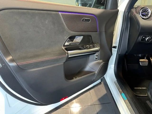 Mercedes-Benz EQA 300 4MATIC AMG Line