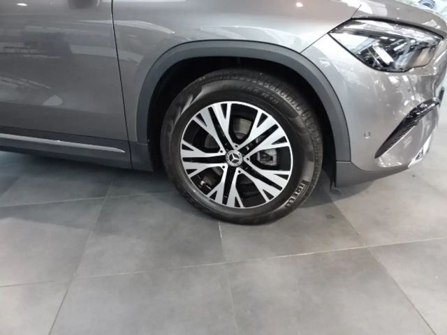 Mercedes-Benz GLA 200 Progressive