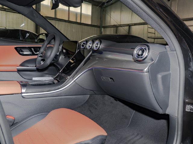 Mercedes-Benz C 200 AMG Line Sedan