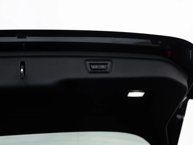 BMW 320 320i M-Sport Touring