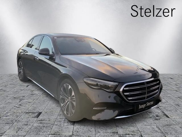 Mercedes-Benz E 220 4MATIC E 220 d Sedan