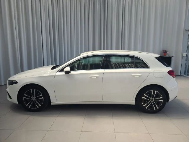 Mercedes-Benz A 180 Hatchback Progressive