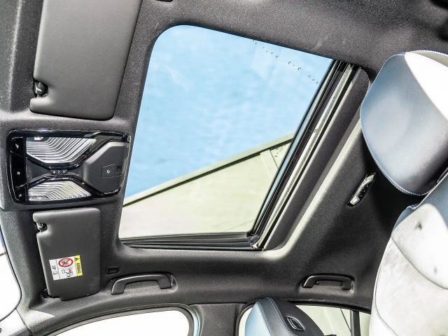 BMW 320 320i M-Sport Sedan xDrive