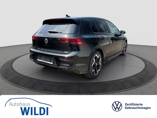 Volkswagen Golf 1.5 eTSI DSG R-Line