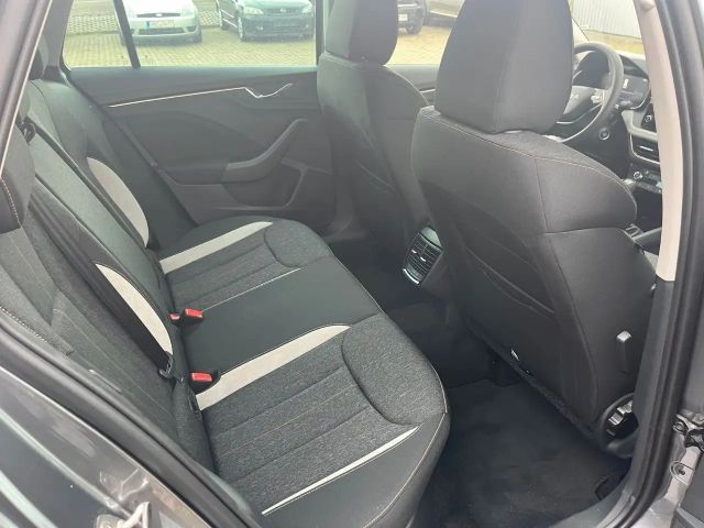 Skoda Kamiq Select.110KW,AHK,WP,5JGar.Navi,Kamera,17Zo