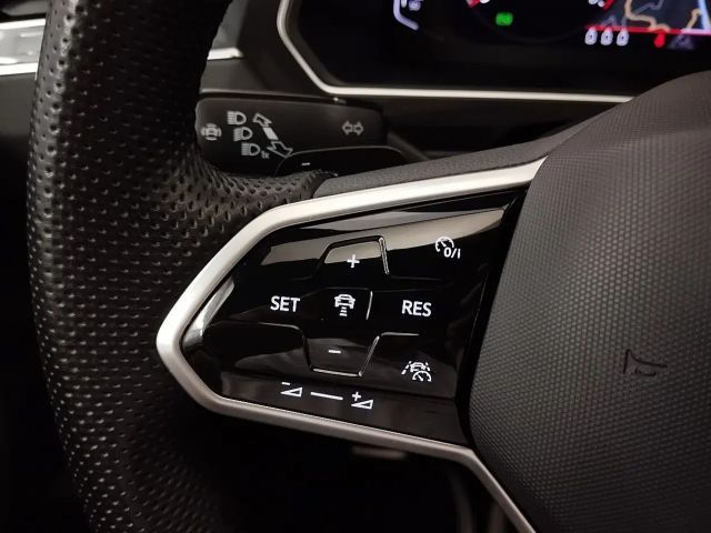 Volkswagen Tiguan R-Line Style