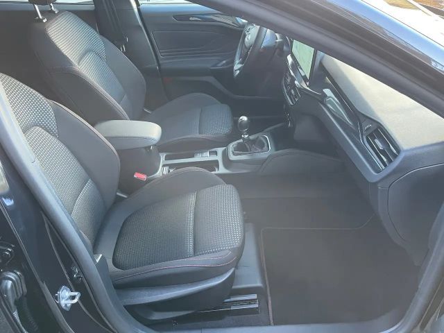 Ford Focus ST Line Wagon