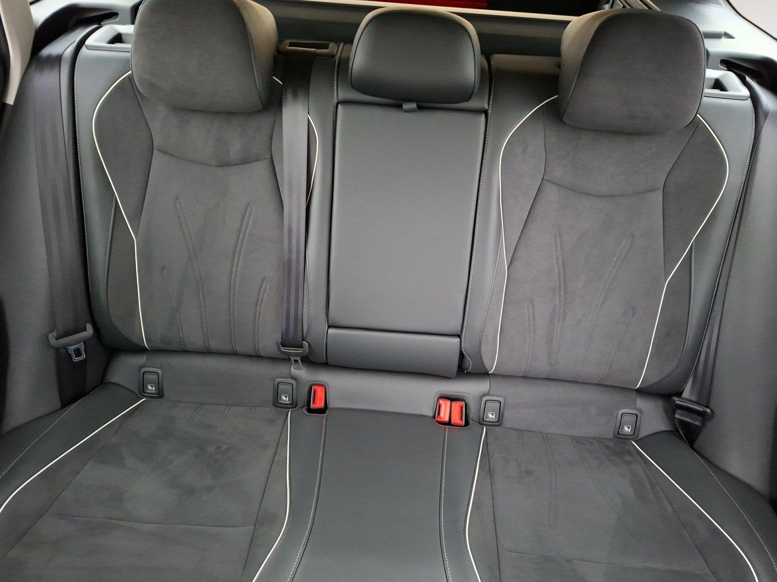 Volkswagen Passat 1.5 eTSI Business Variant