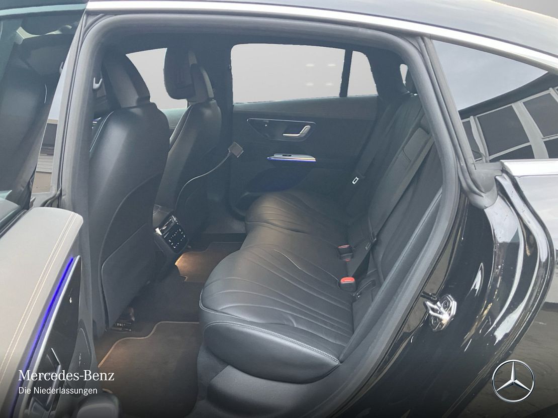 Mercedes-Benz EQE 300 Sedan