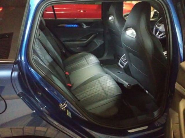 Volkswagen Passat 4Motion R-Line Style Variant