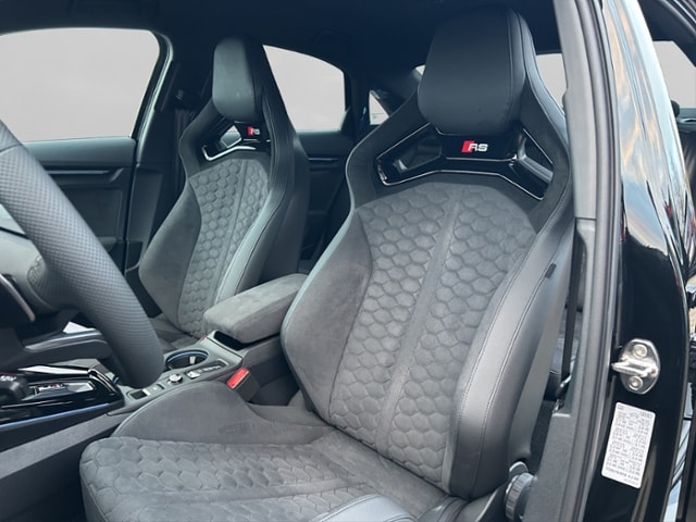 Audi RS3 Quattro S-Tronic Sedan