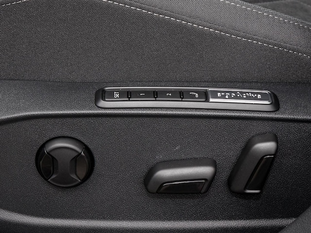 Volkswagen Golf 2.0 TDI DSG Style Variant