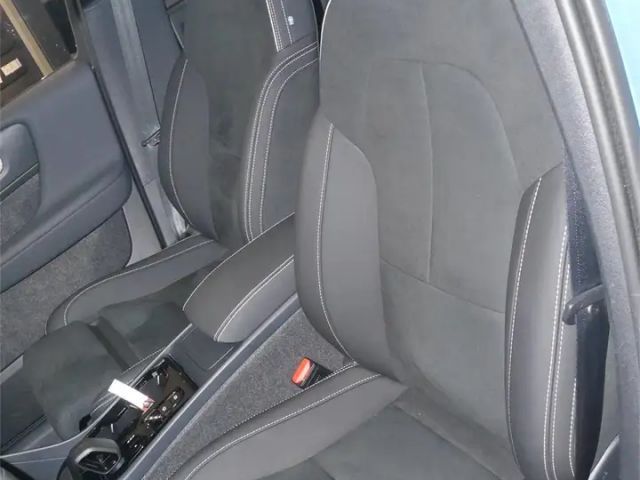 Volvo XC40 Dark Plus