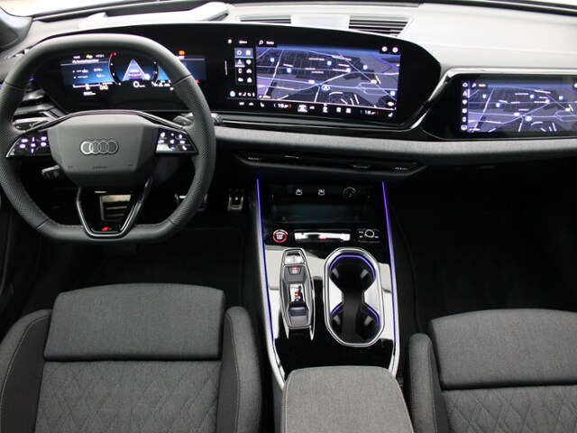 Audi A6 Avant Quattro S-Tronic